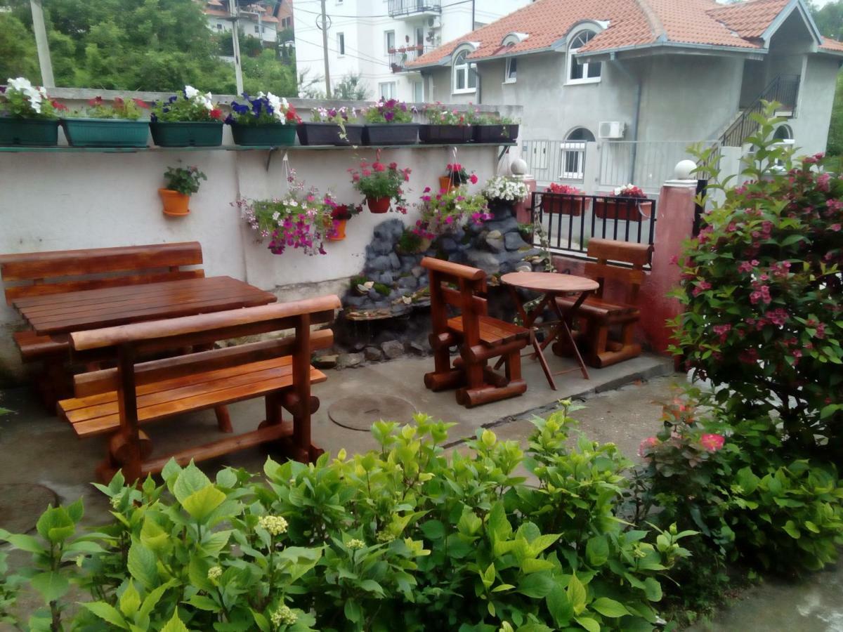 Guest House Mirijevski Konak Belgrado Exterior foto